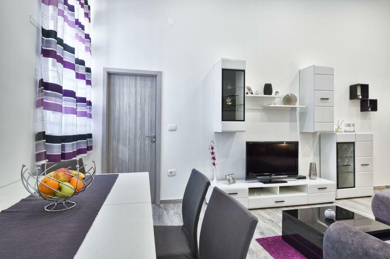 Apartment 20M From Arena Pula Exterior photo