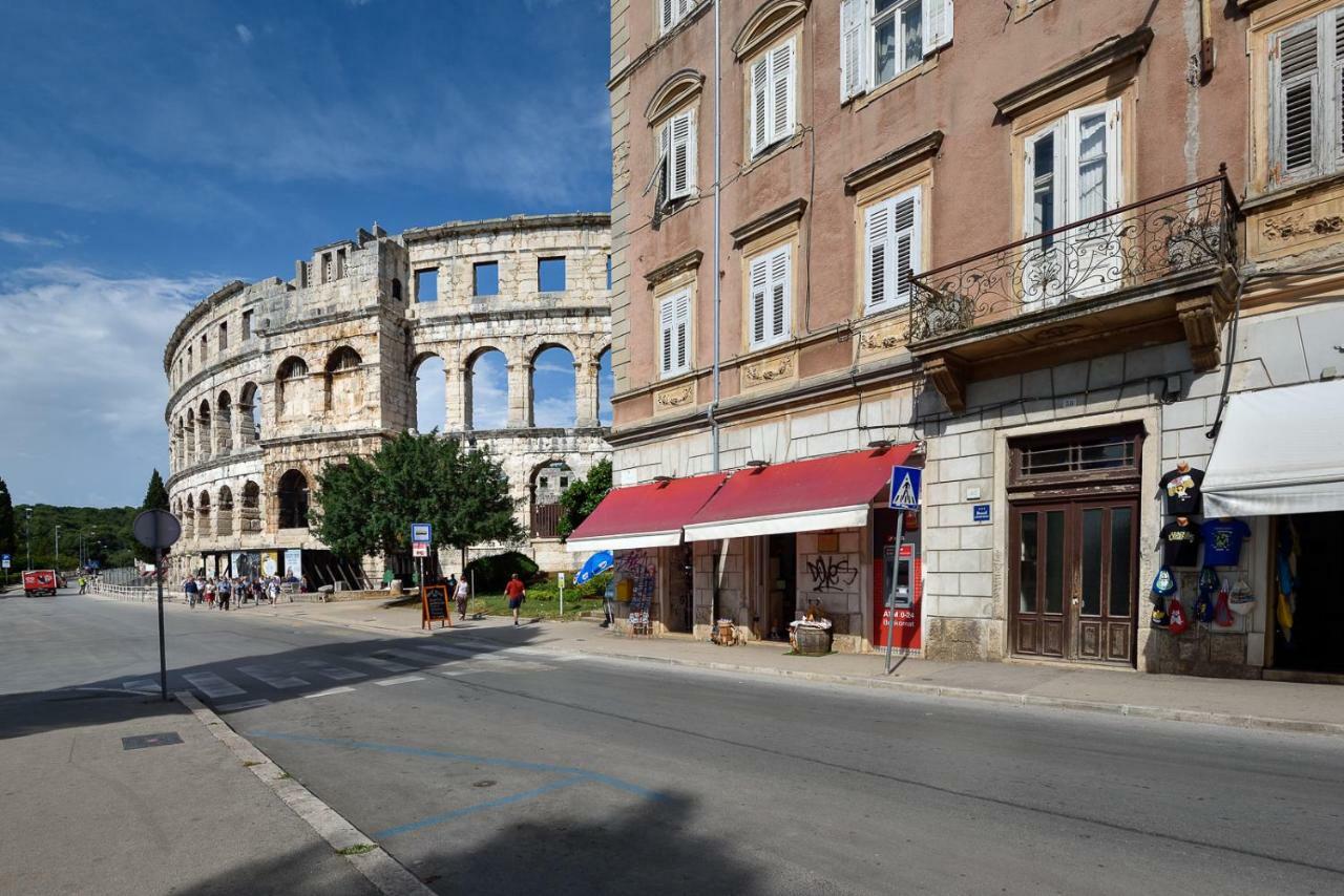 Apartment 20M From Arena Pula Exterior photo