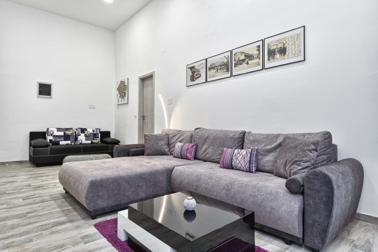 Apartment 20M From Arena Pula Exterior photo
